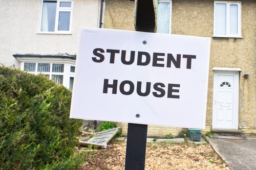Sign advertising a student house for rent in the UK